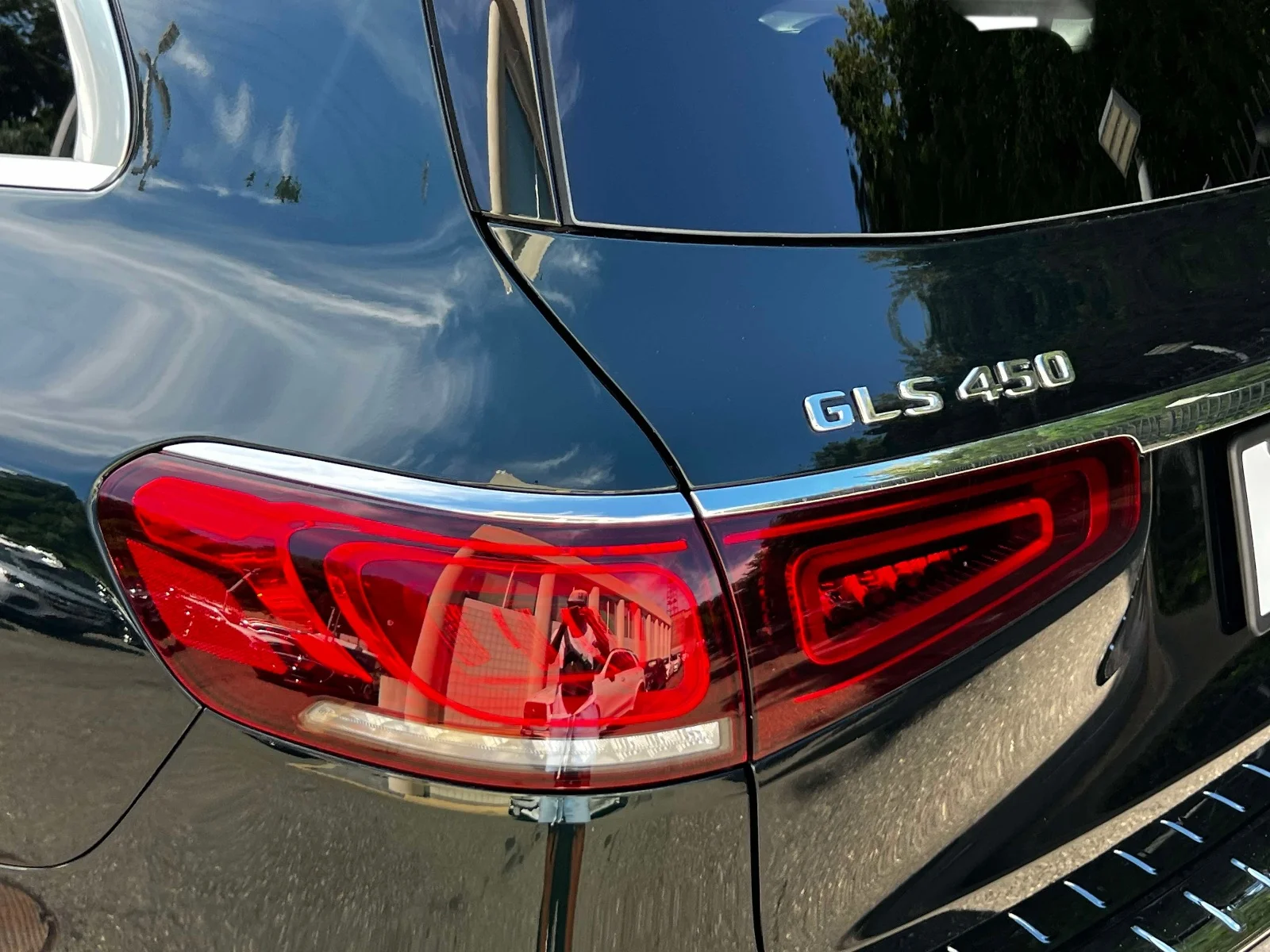Certified Used 2022 Emerald Green Metallic Mercedes-Benz GLS 450 image 10