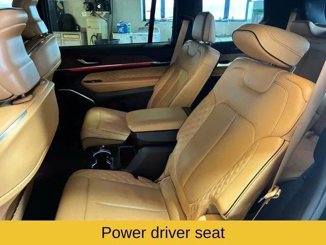Used 2023 Black Jeep Summit image 14