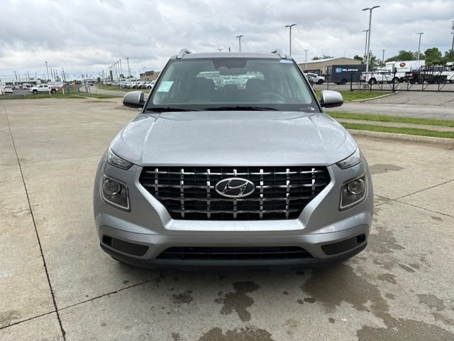 New 2026 Shimmering Silver Hyundai SEL image 5