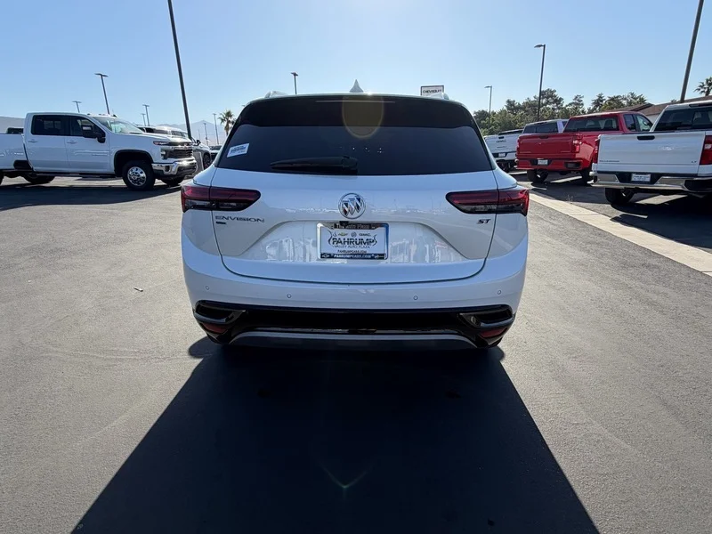 Used 2023 White Frost Tricoat Buick Preferred image 4