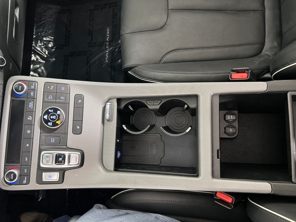 Certified Used 2025 Black Hyundai XRT image 15