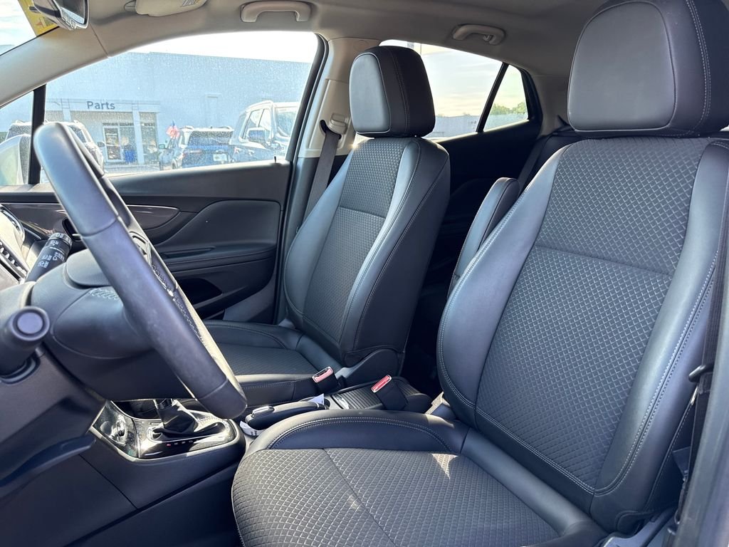 Used 2022 Silver Buick Preferred image 12