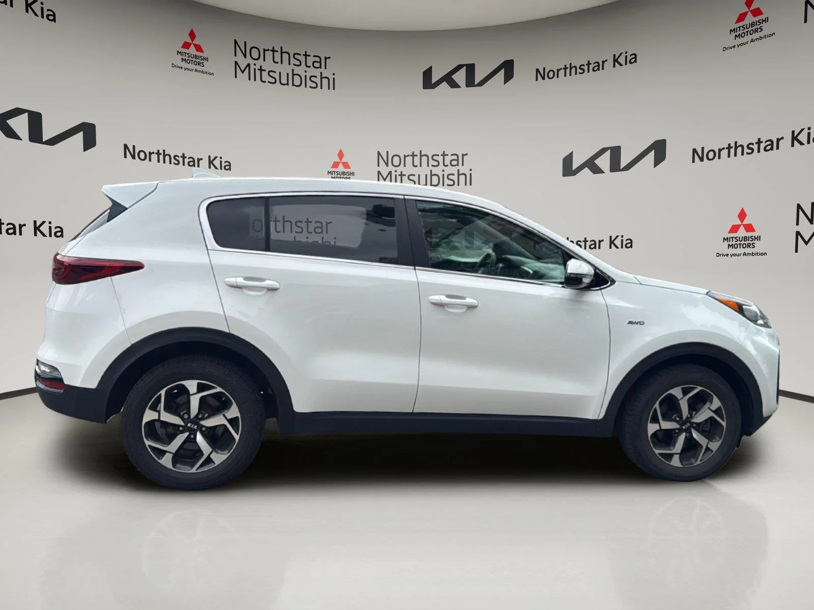 Used 2020 Clear White Kia LX image 8