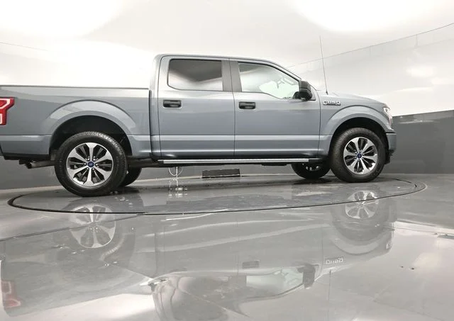 Used 2019 Black Ford XL image 16