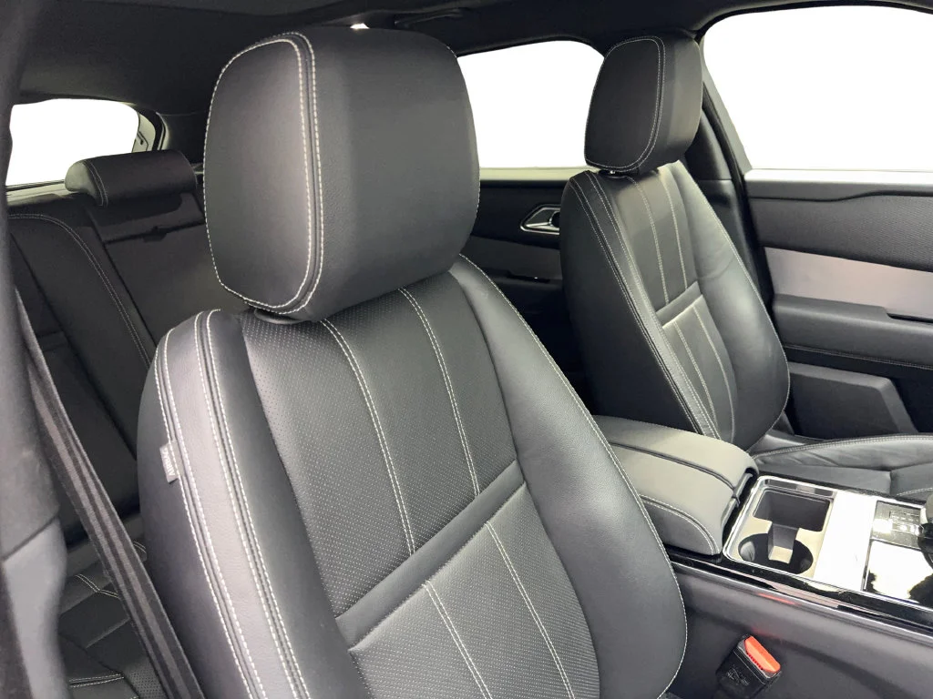 Used 2023 Black Land Rover R-Dynamic S image 47