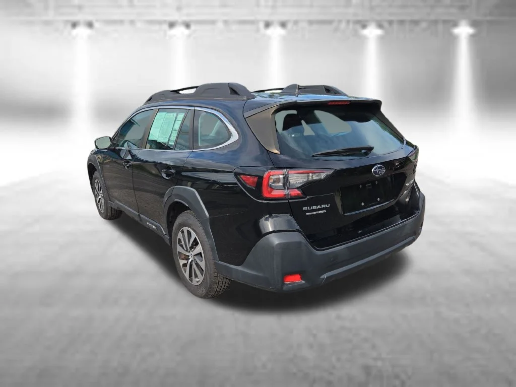 Used 2023 Black Subaru 2.5i image 8
