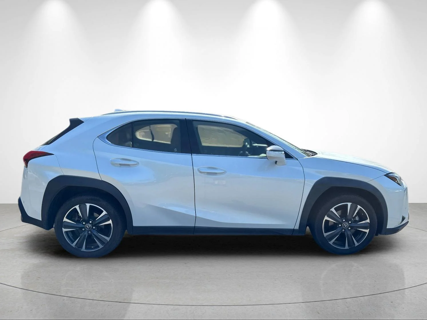Used 2021 Eminent White Pearl Lexus UX 200 image 6