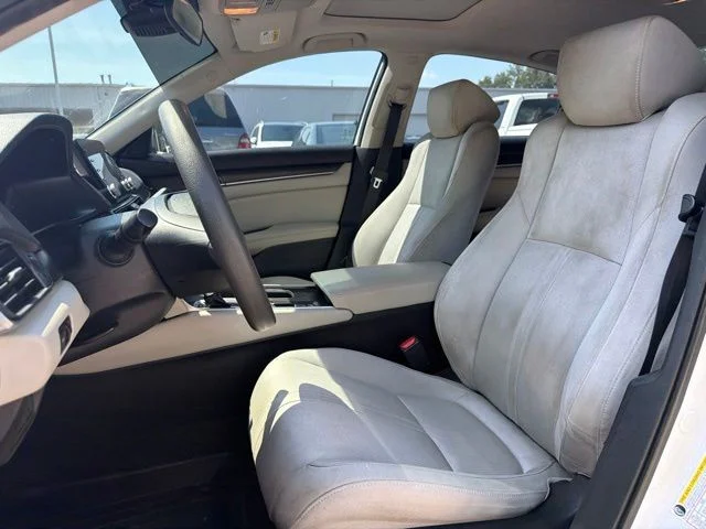 Used 2019 White Honda EX image 11