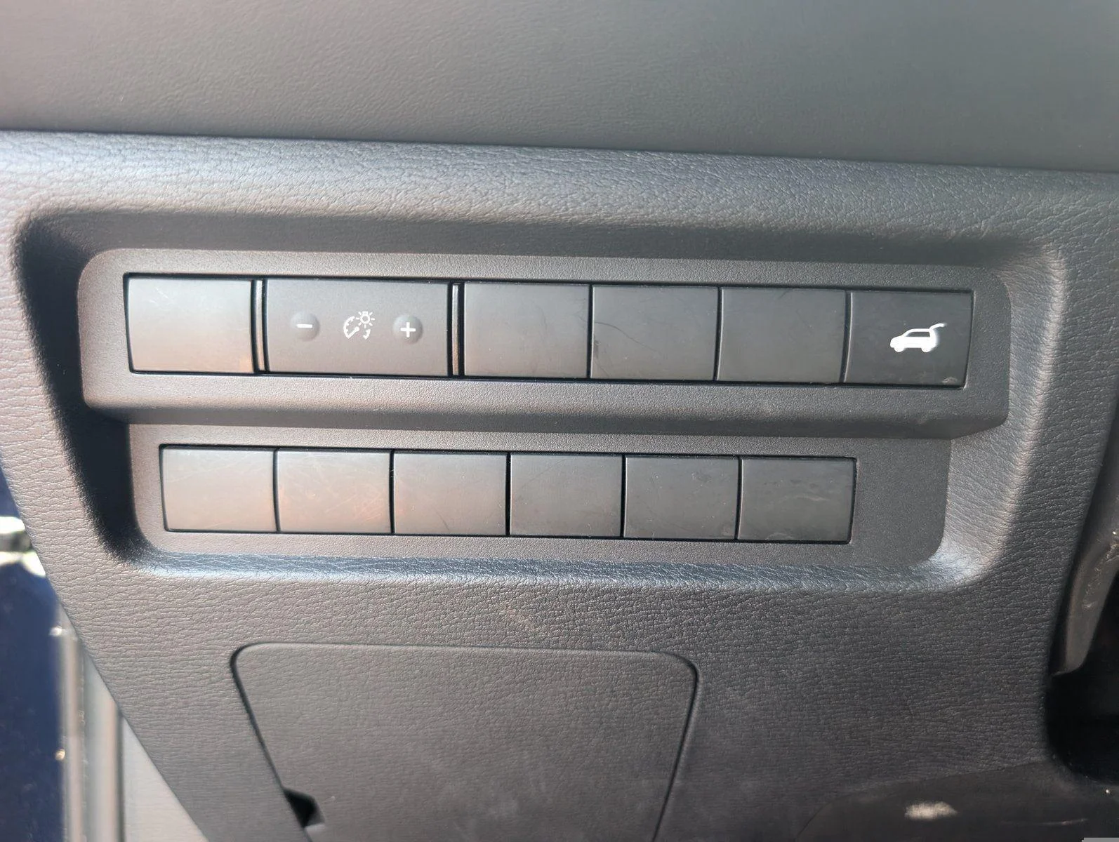 Used 2024 Cosmic Blue Metallic Mitsubishi SE image 33