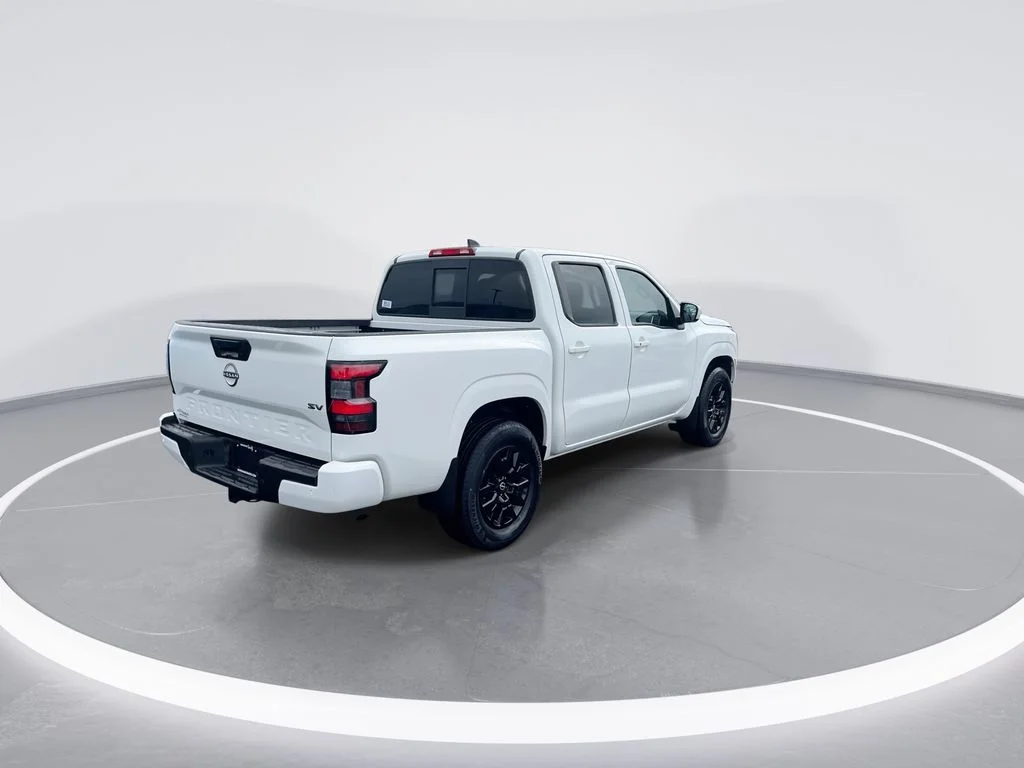 Used 2022 White Nissan SV image 8