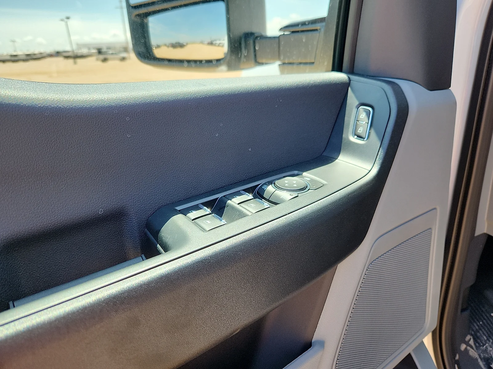 New 2026 Oxford White Ford F-450® XL image 15