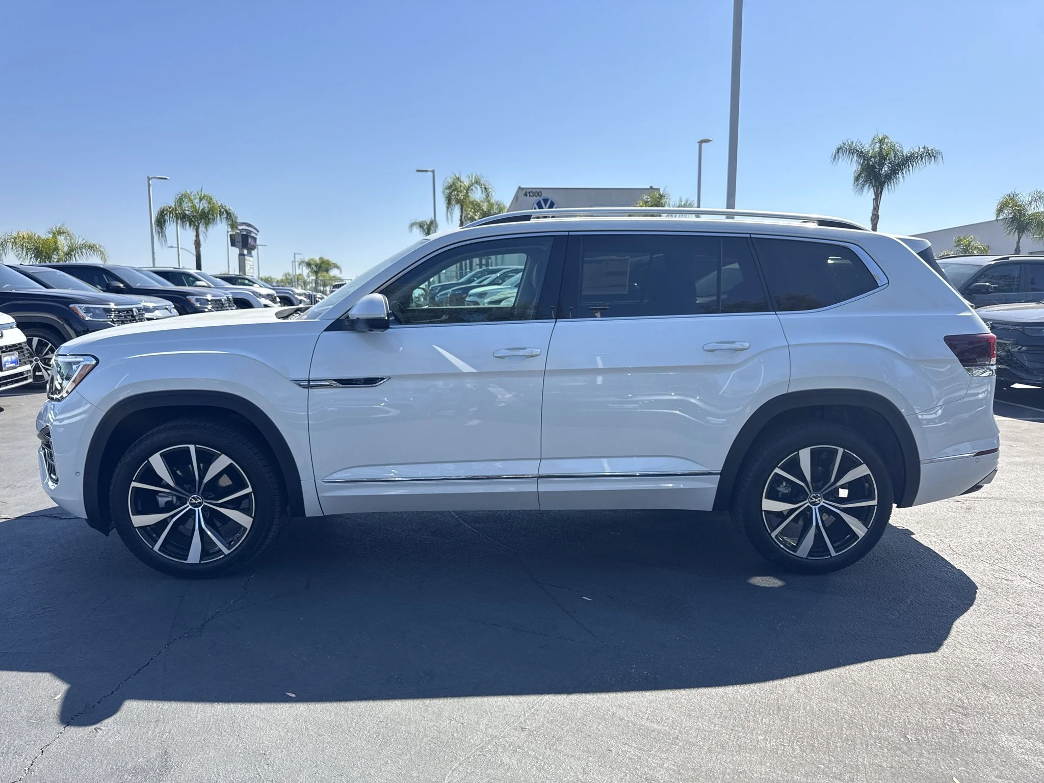 New 2026 Opal White Pearl Volkswagen 2.0T SEL Premium R-Line image 4