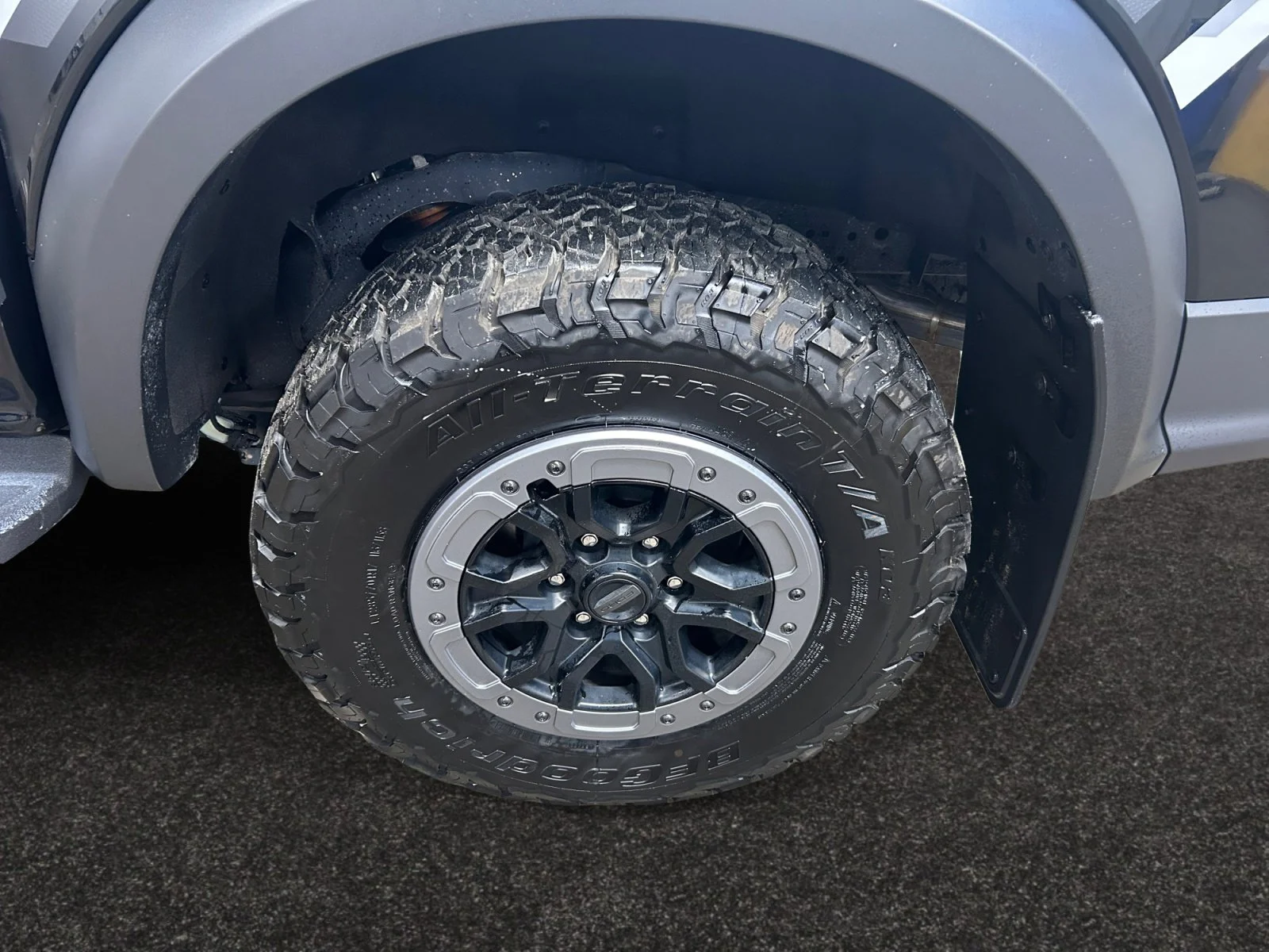 Used 2024 BLACK Ford RAPTOR SuperCrew image 9