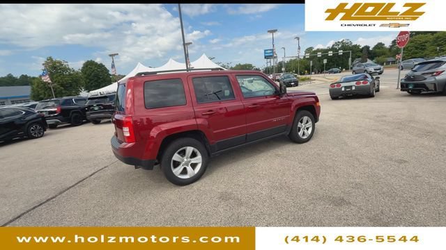 Used 2015 Red Jeep Sport image 9