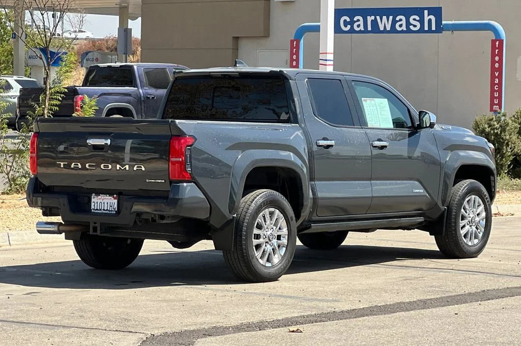 Certified Used 2025  Toyota Limited image 5