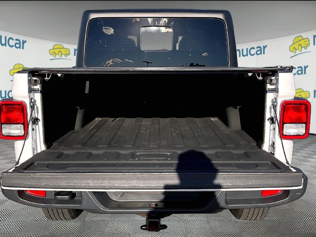 Used 2022 Bright White Clearcoat Jeep Overland image 33