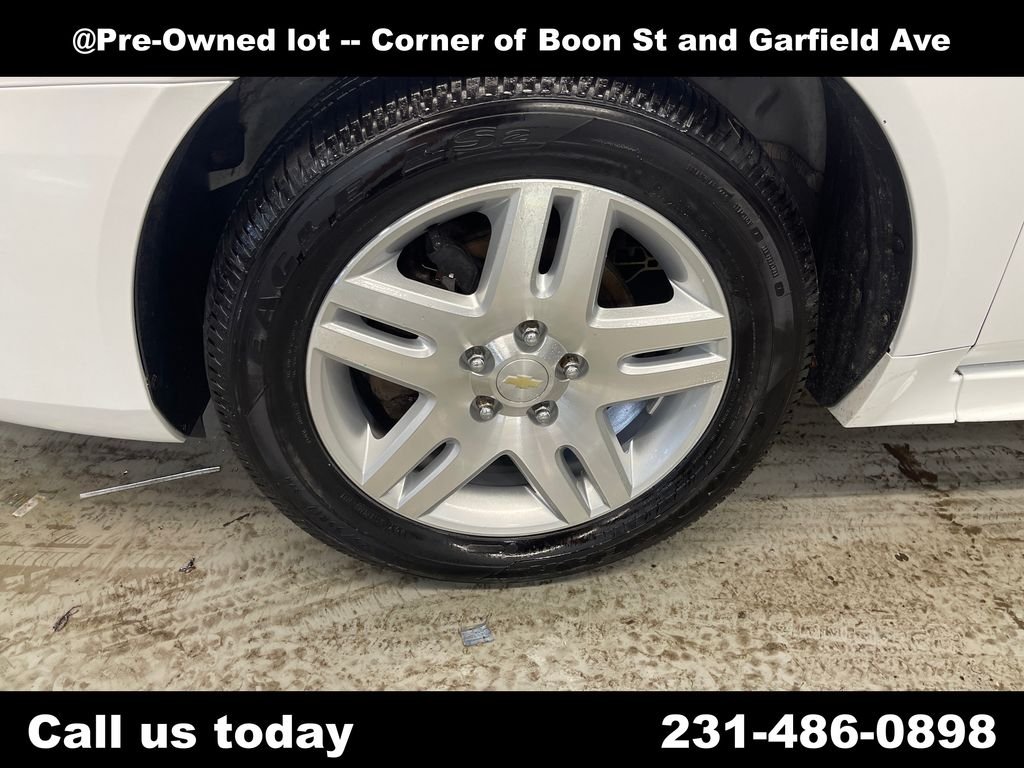 Used 2012 White Chevrolet LT image 11