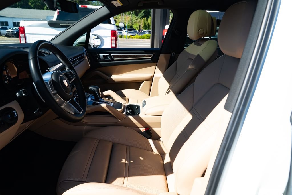 Used 2021 White Porsche Base image 17