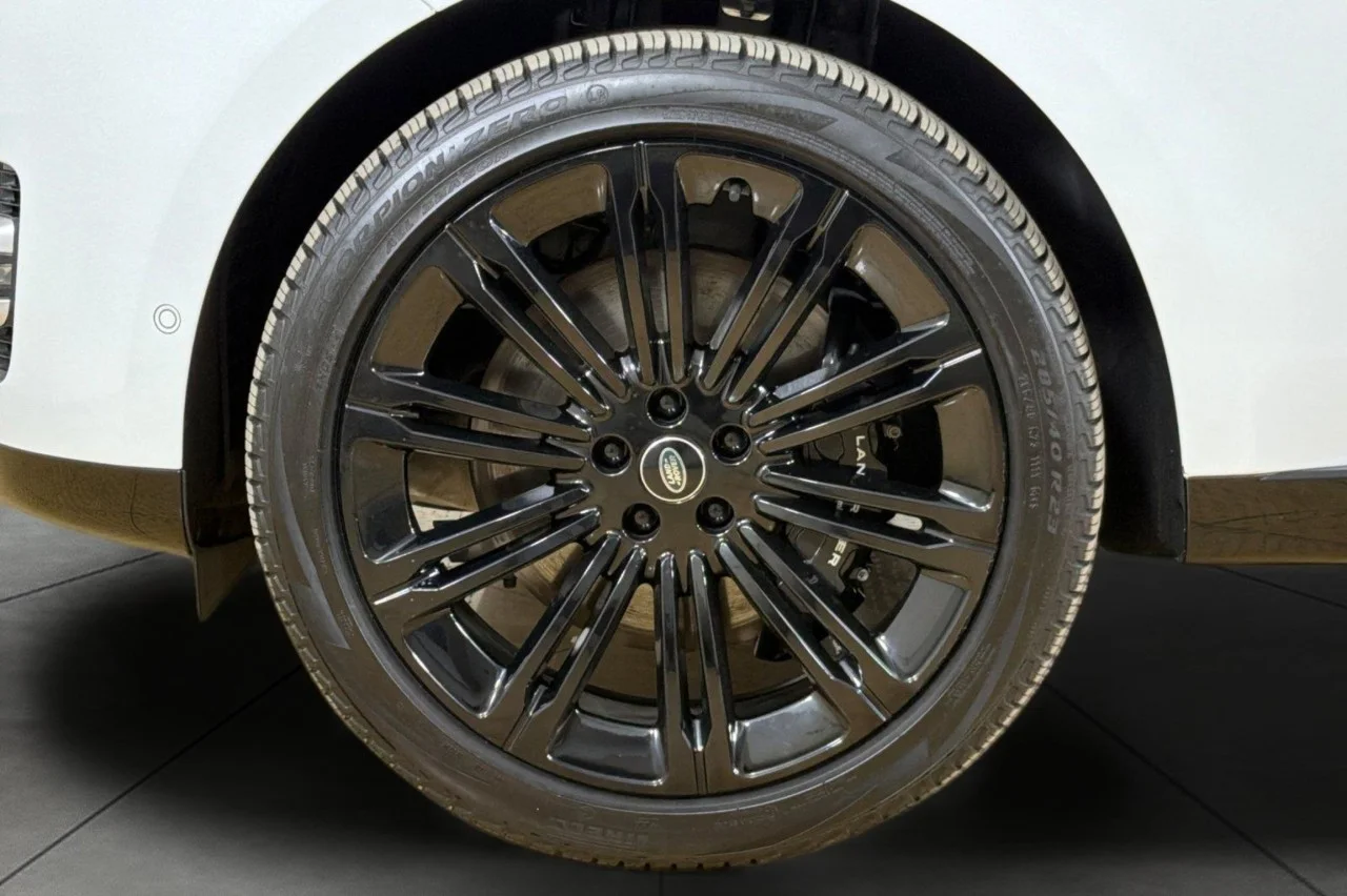 Used 2024 WHITE Land Rover Autobiography image 24