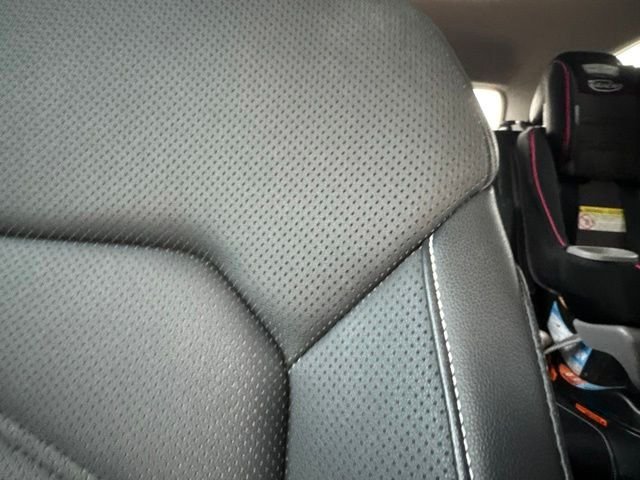 Used 2024 White Volkswagen 2.0T SE w/Technology image 6