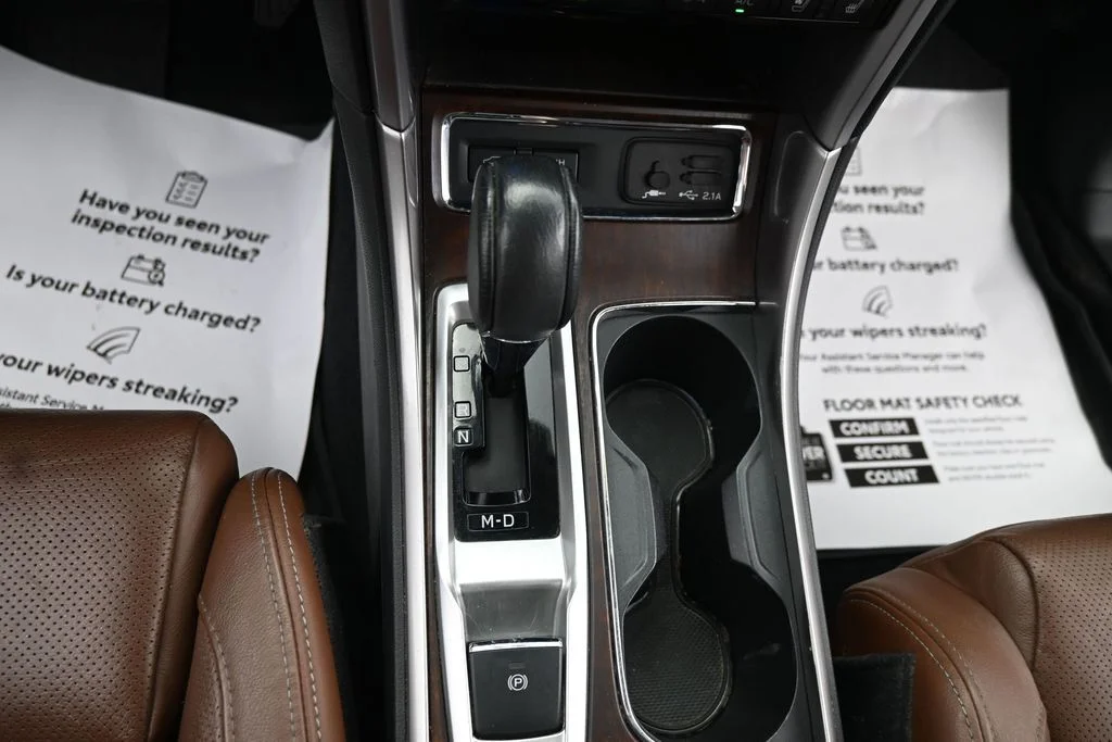Used 2019 White Subaru Touring image 21