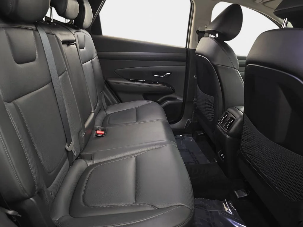 Used 2025 White Hyundai Limited image 13