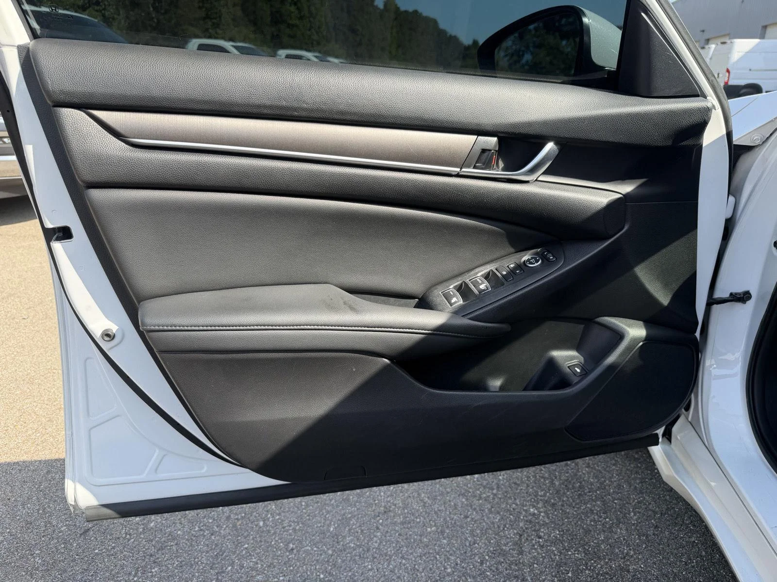 Used 2021 Platinum White Pearl Honda LX image 15