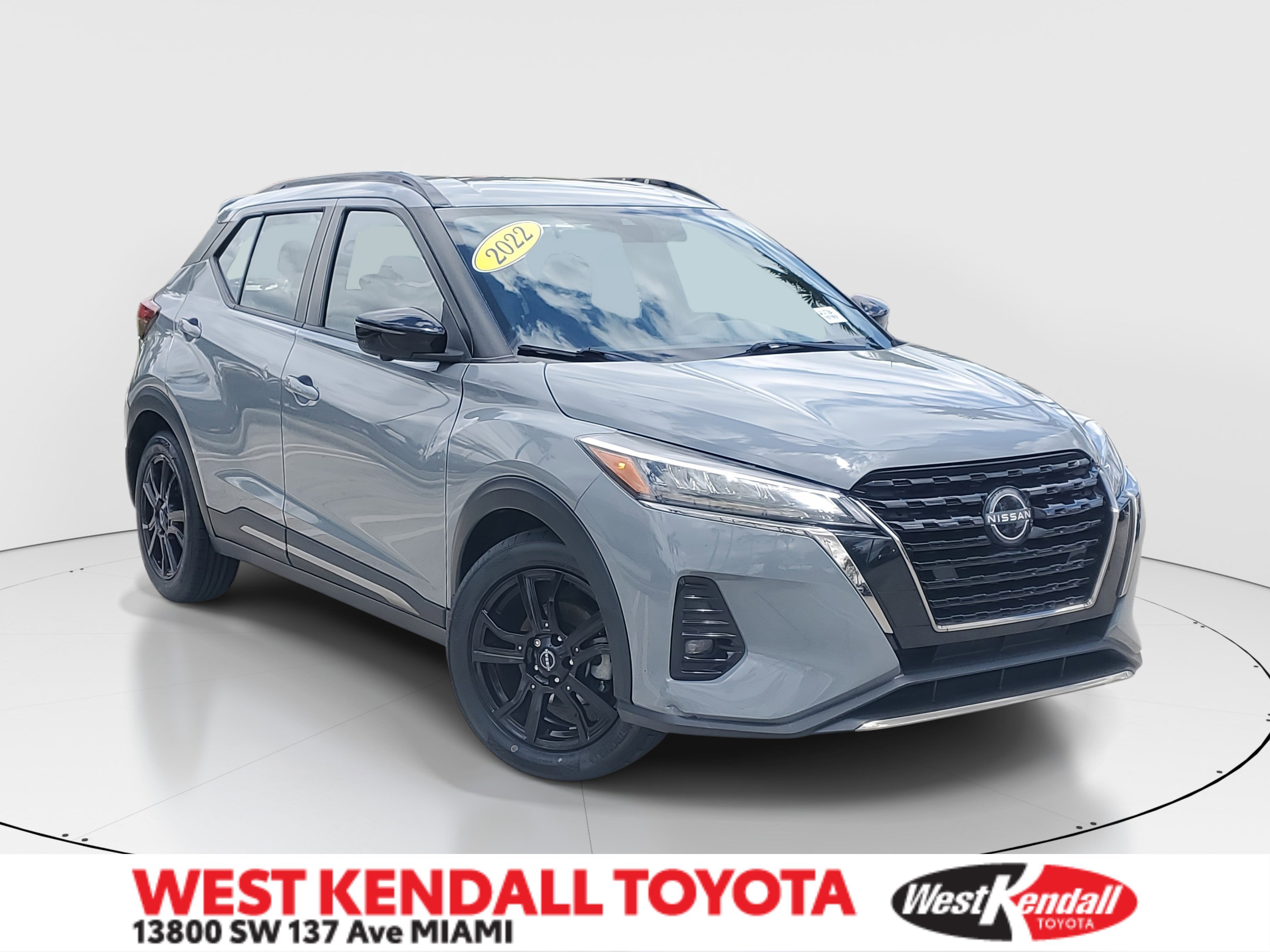 2022 Nissan Kicks SR