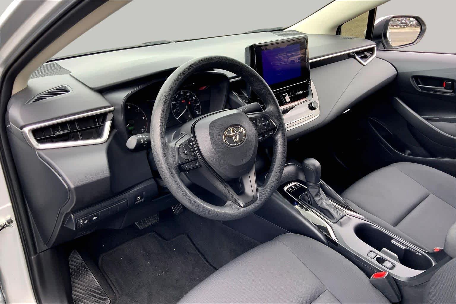 Used 2025 Classic Silver Metallic Toyota Hybrid LE image 17