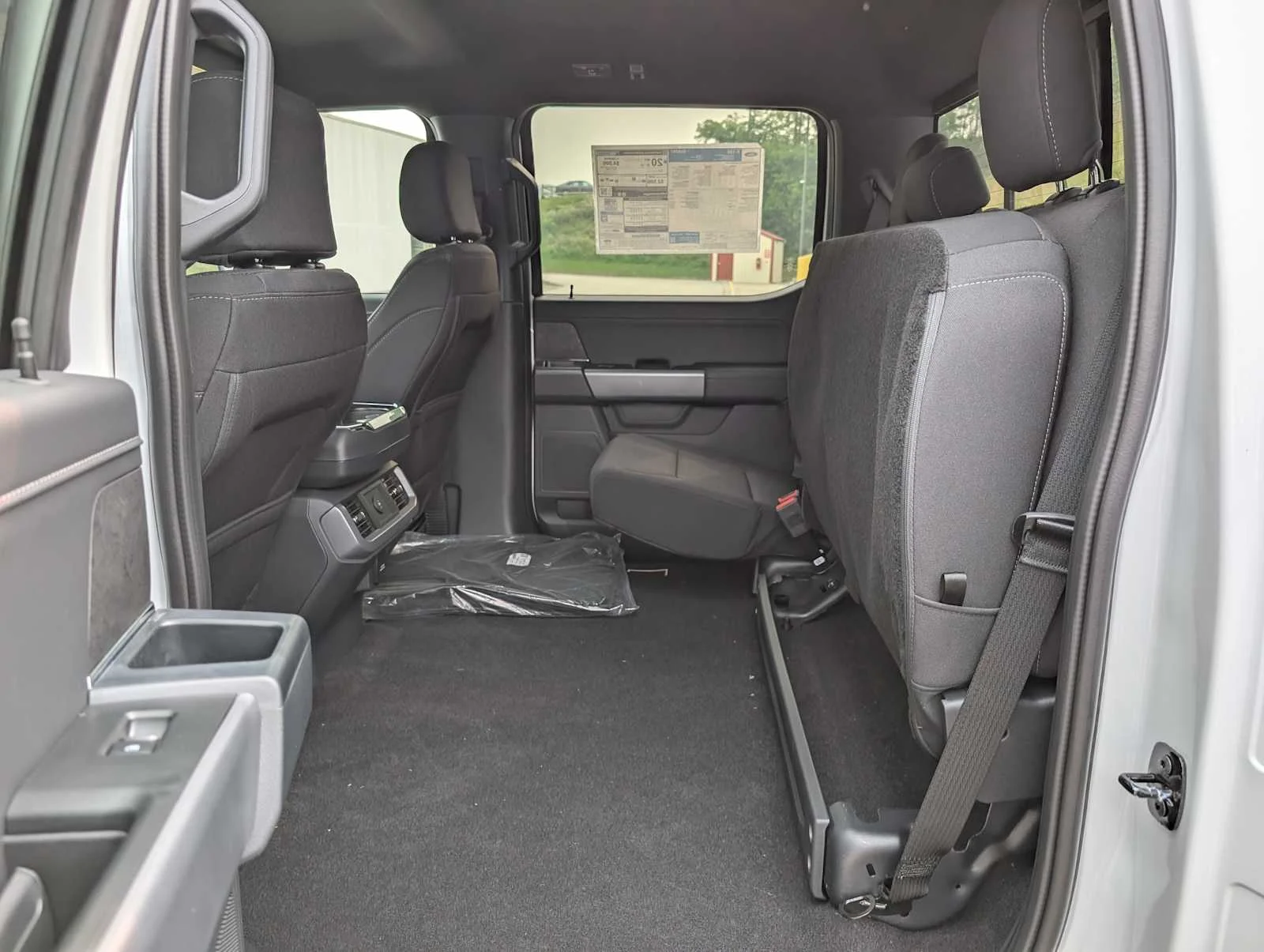 New 2026 Oxford White Ford XLT image 17
