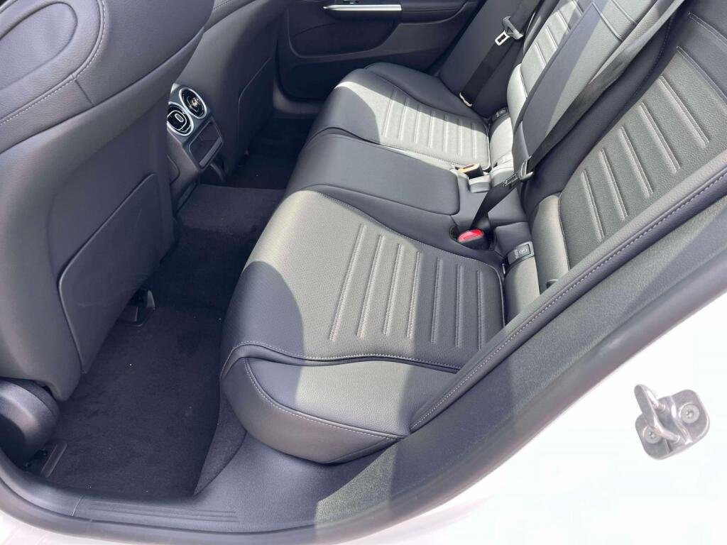 New 2026 Polar White Mercedes-Benz C 300 image 18