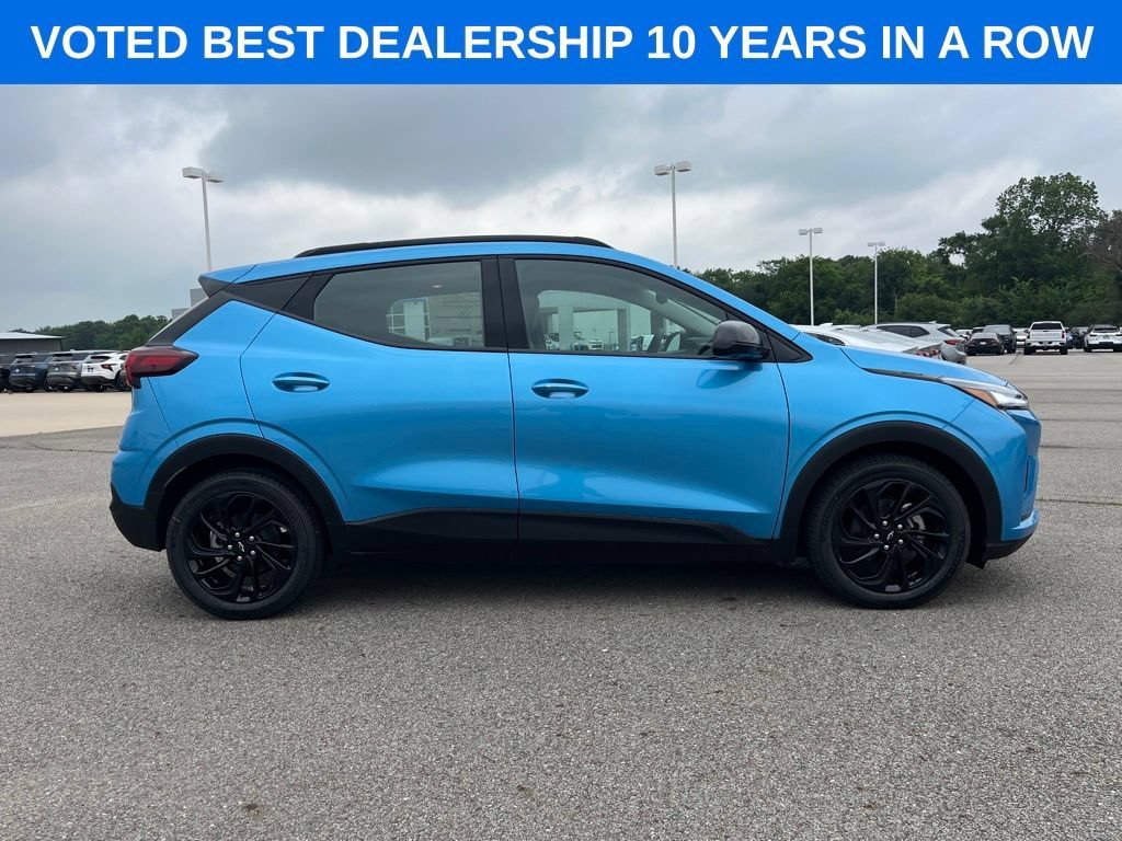 2027 Chevrolet Bolt RS - Photo 6