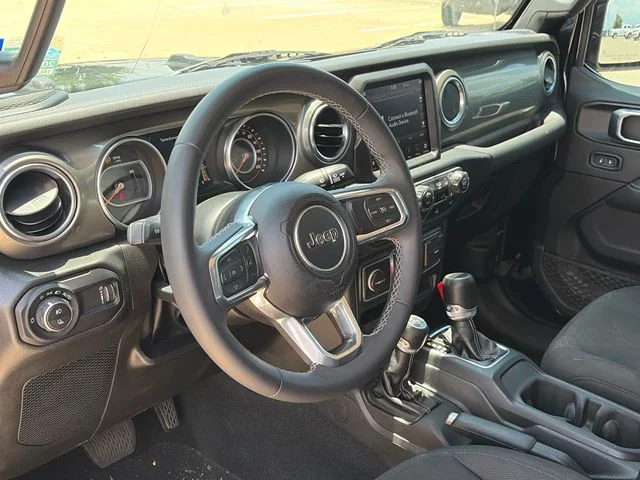 Used 2023 Black Jeep Overland image 17