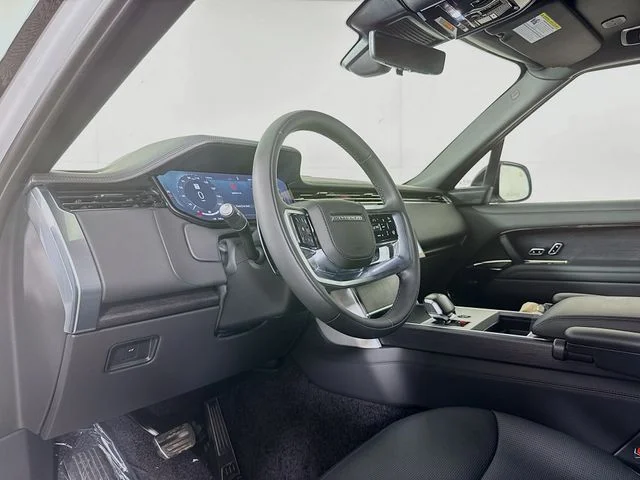 New 2026 Ostuni Pearl White Land Rover SV Signature Suite image 9