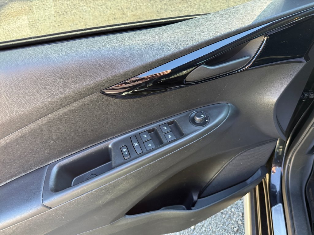 Used 2021 Black Chevrolet ACTIV image 11