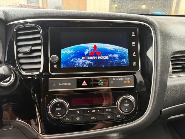Used 2019 Red Mitsubishi SEL image 20