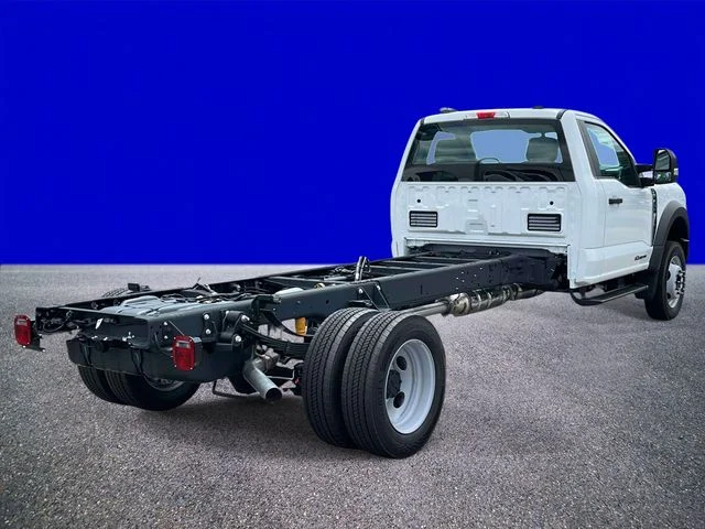 New 2026 Oxford White Ford F-450® XL image 3