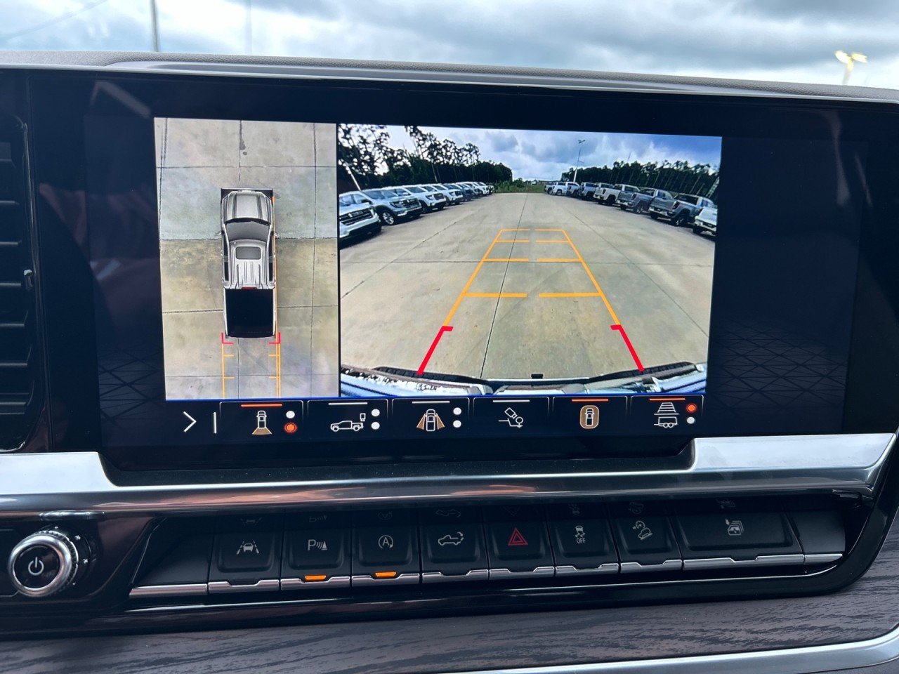 2026 GMC Sierra 1500 SLT - Photo 11
