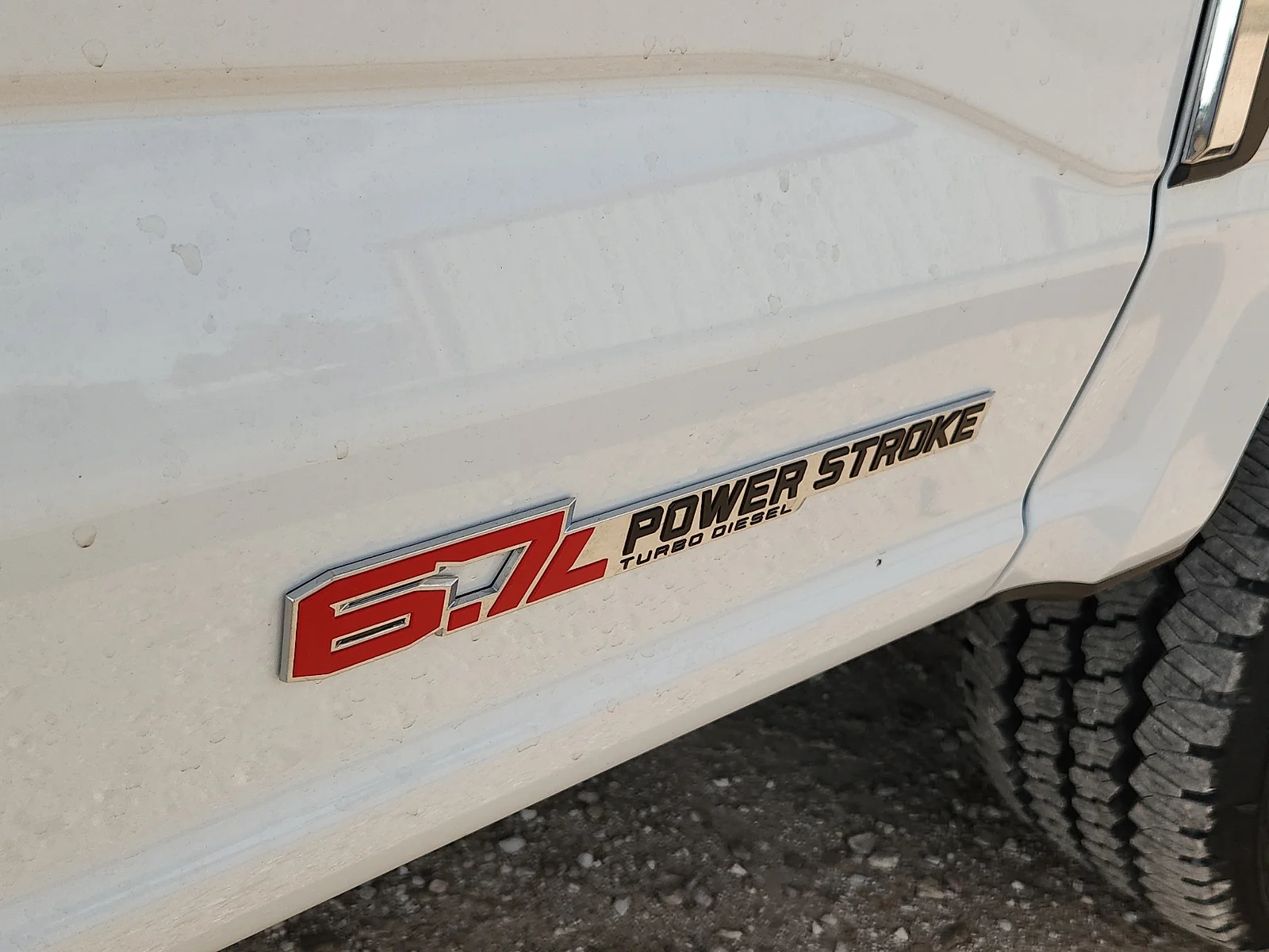 New 2027 Oxford White Ford XLT image 11