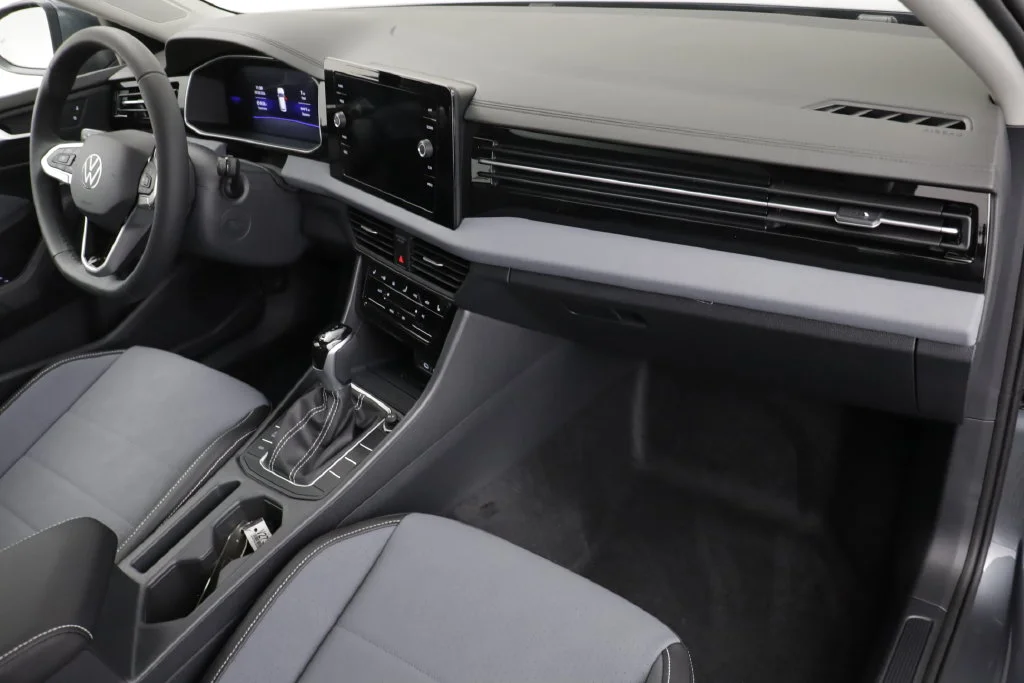 New 2027 Platinum Grey Volkswagen 1.5T SE image 20
