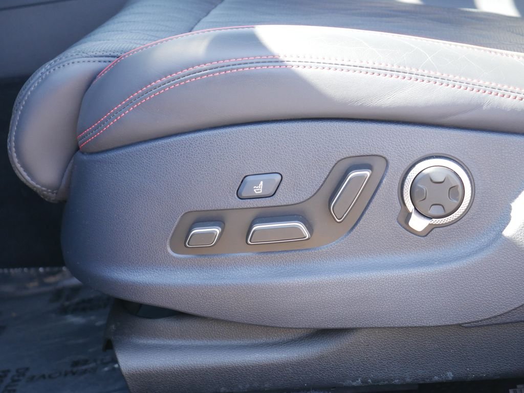 Used 2025 Silver Genesis 3.5T Sport image 15