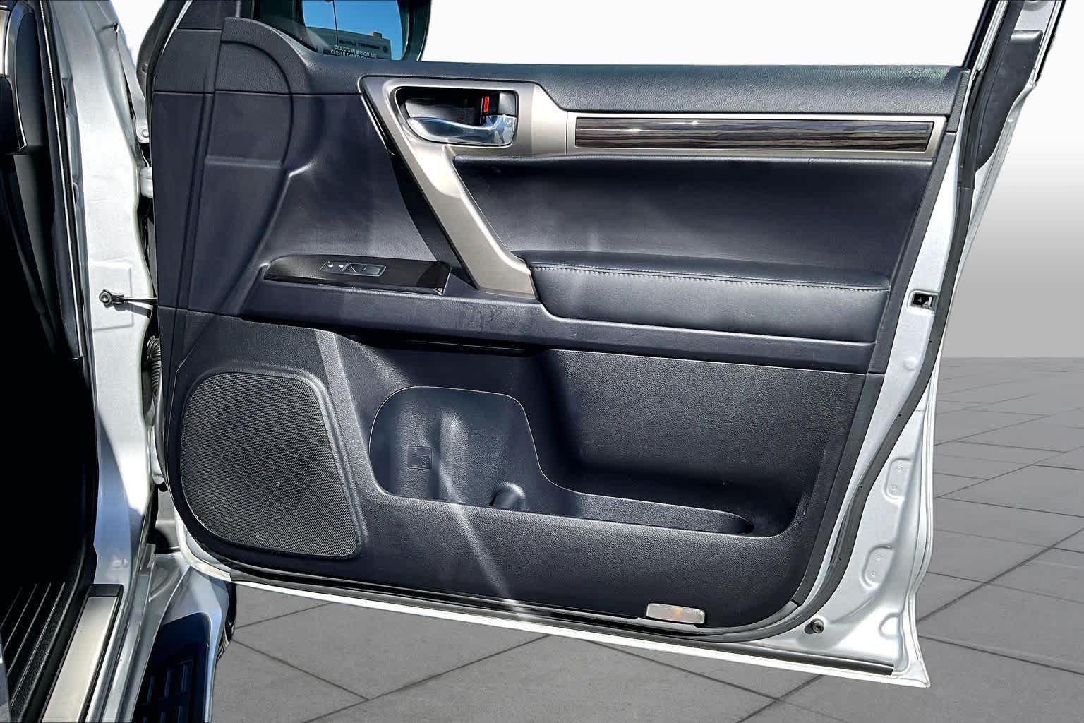 Used 2015 Silver Lining Metallic Lexus  image 21