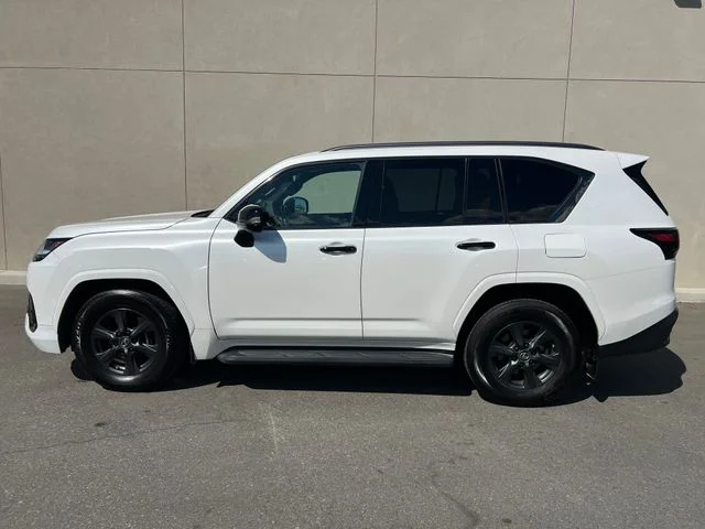 Used 2023 Eminent White Pearl Lexus 600 Premium image 4