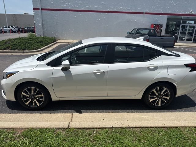 Used 2025 White Nissan 1.6 SV image 4