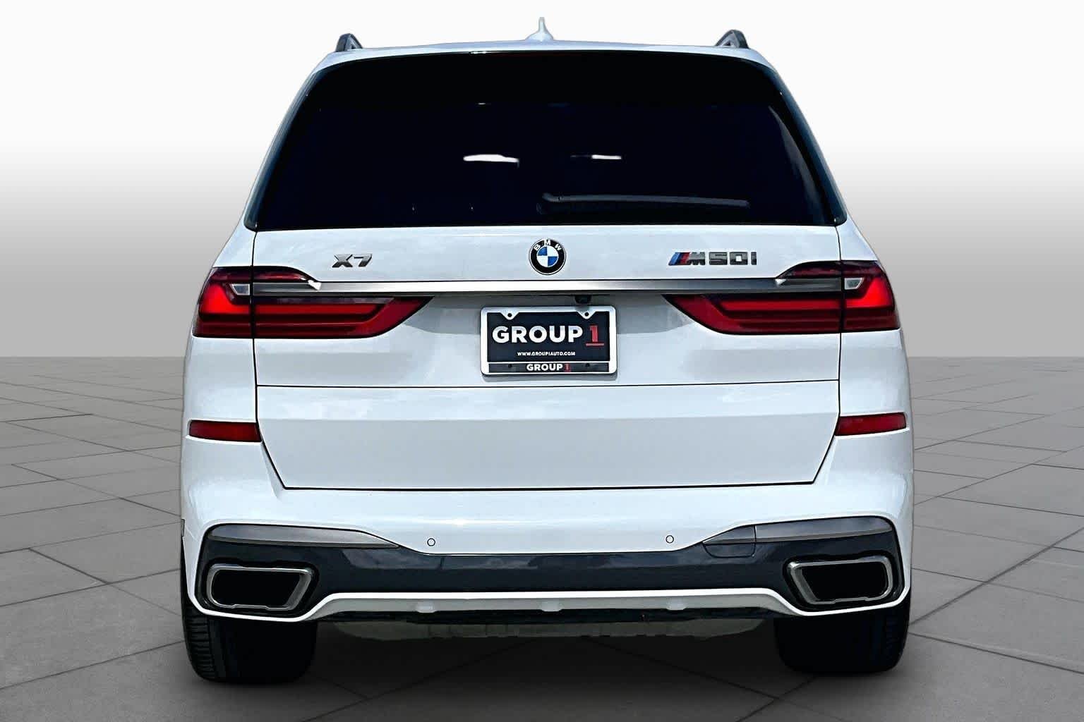 Used 2022 Alpine White BMW M50i image 4