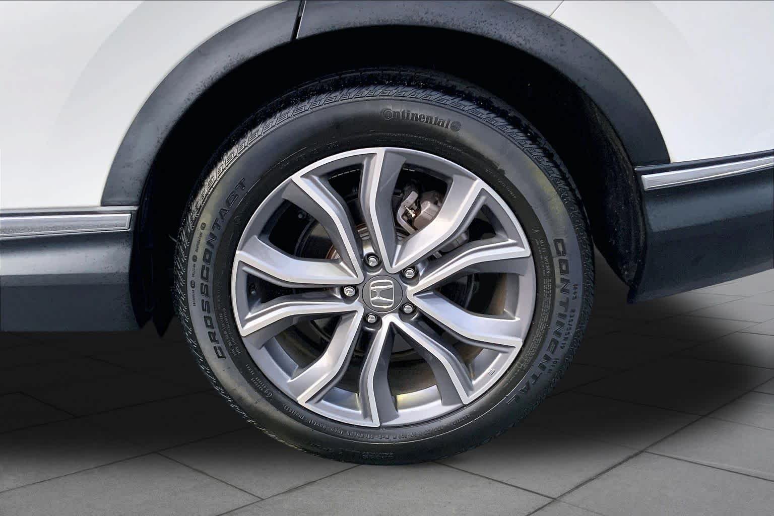 Used 2020 Platinum White Pearl Honda Touring image 11