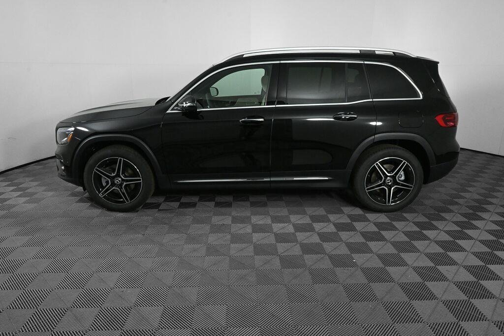 Used 2026 Night Black Mercedes-Benz GLB 250 image 3