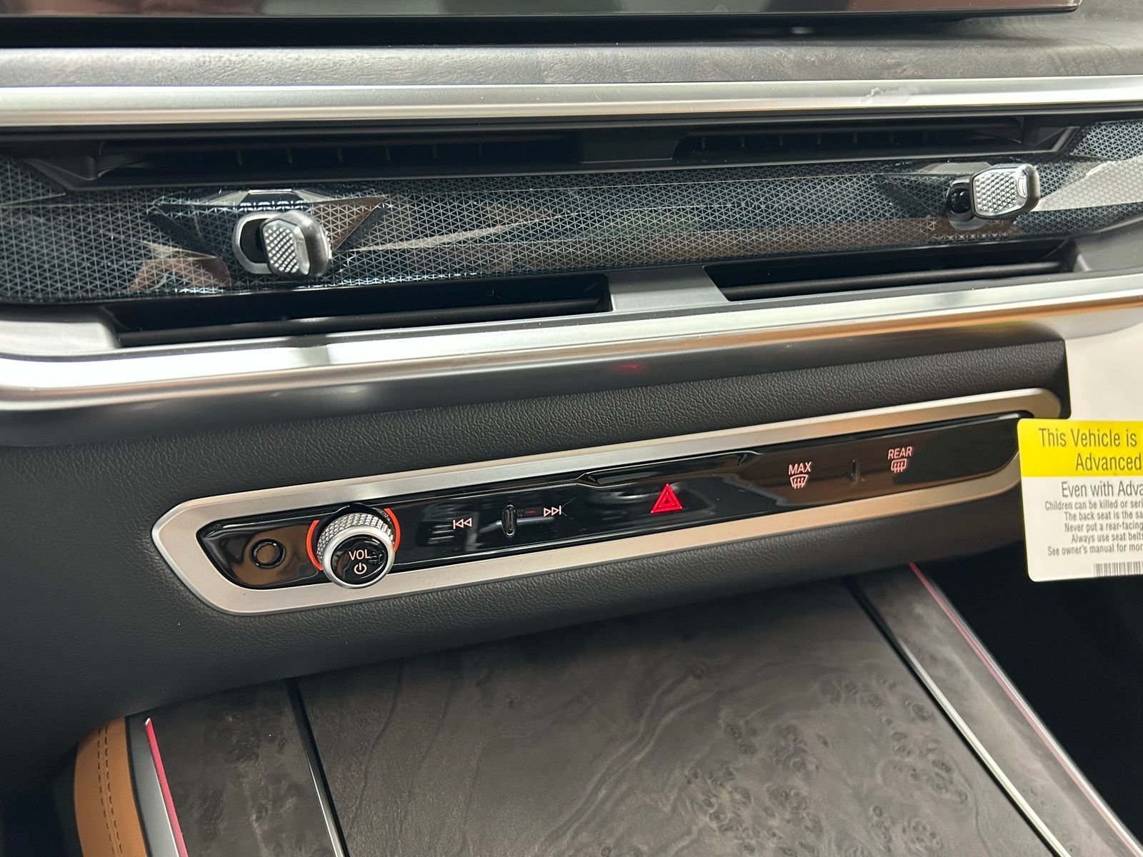 New 2026 Carbon Black Metallic BMW xDrive50e image 28
