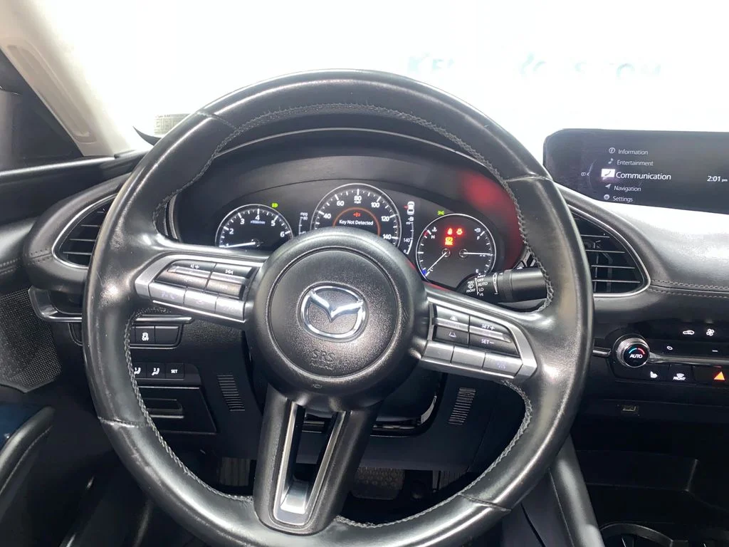 Used 2020 White Mazda Preferred image 29