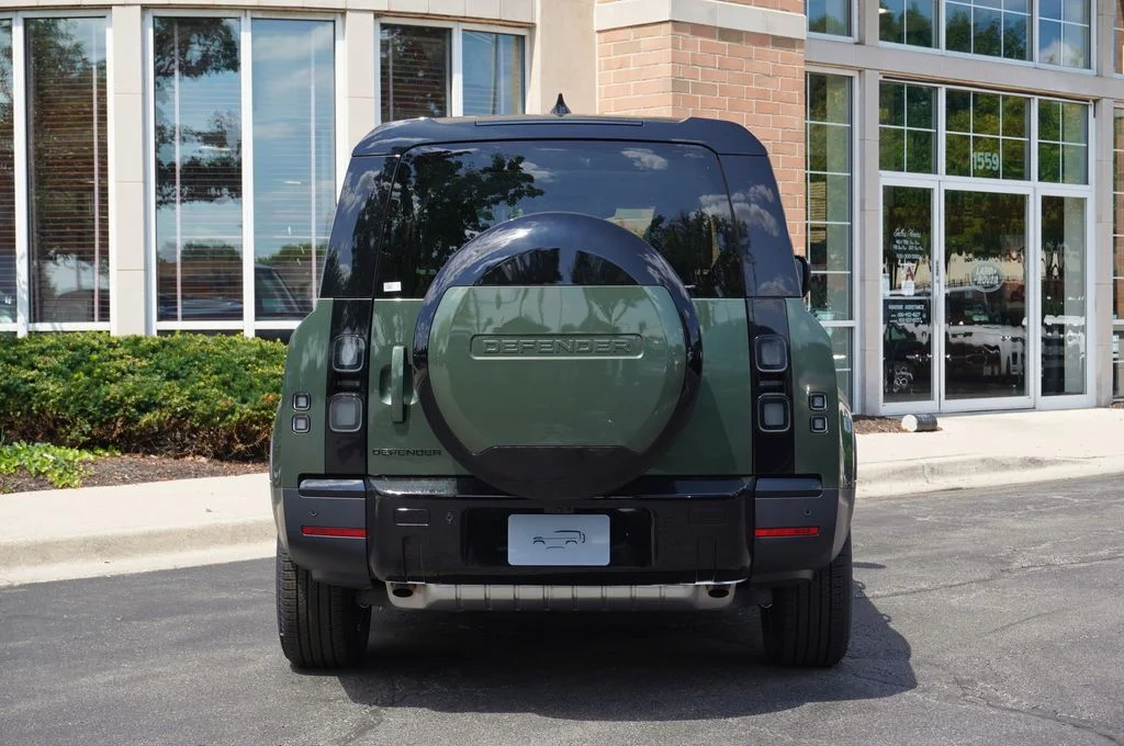 New 2026 Woolstone Green Land Rover S image 5